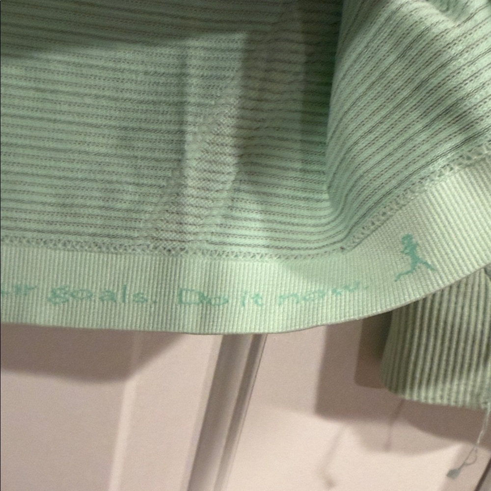 lululemon athletica swiftly tech Light Mint Green Long Sleeve Tee 10 - Picture 5 of 9